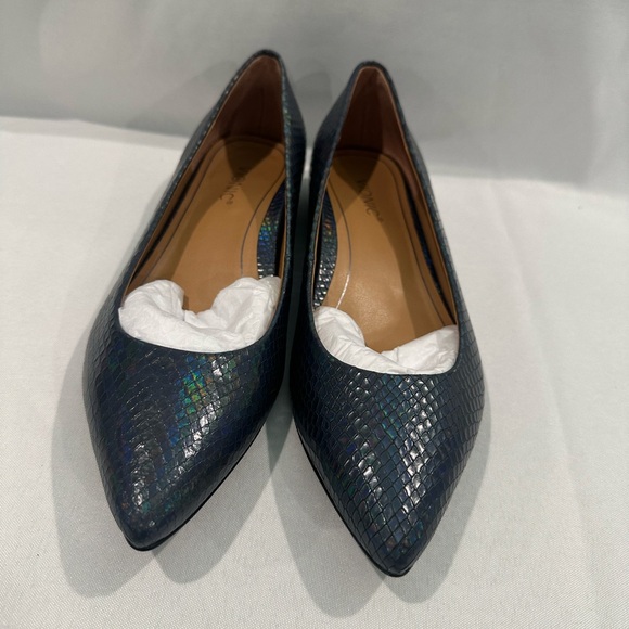NIB Vionic Lena flat size 7 navy iridescent - Picture 5 of 6